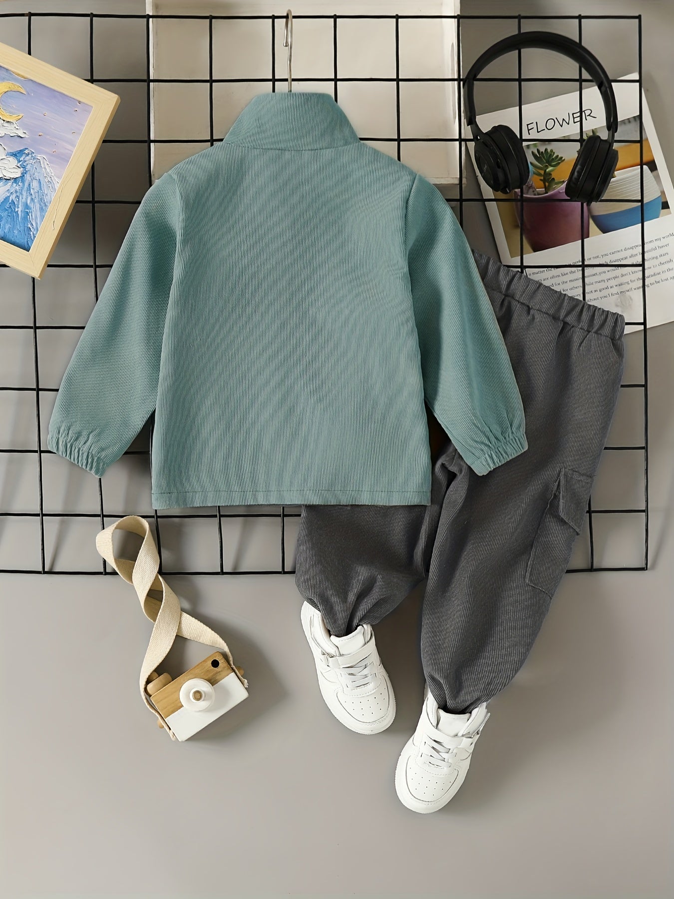 Conjunto em Cotelê – Sweatshirt com Fecho & Calças com Cintura Elástica