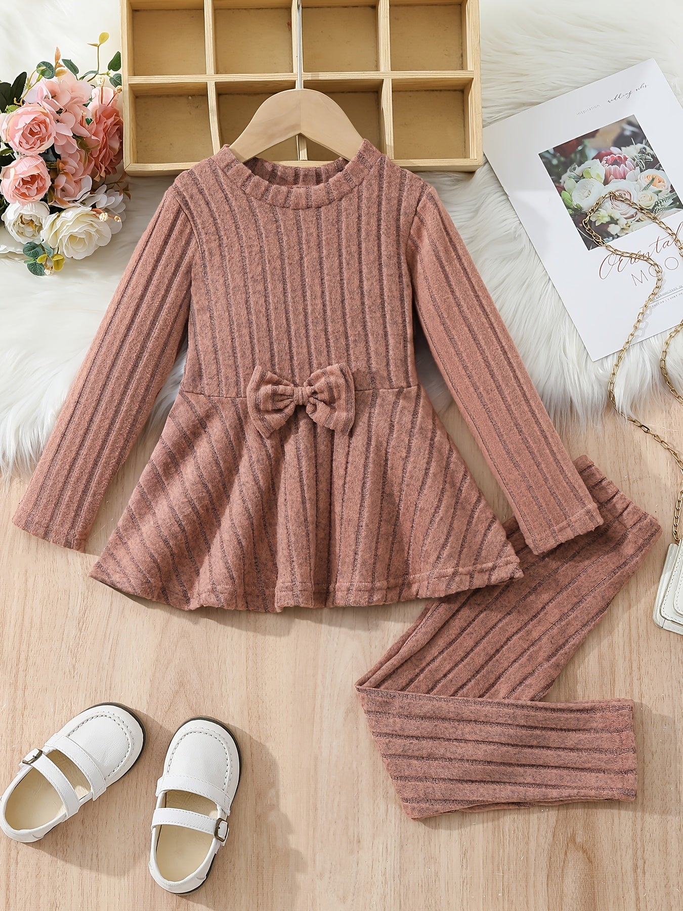 Elegância Confortável – Conjunto Vestido com Laço e Calças