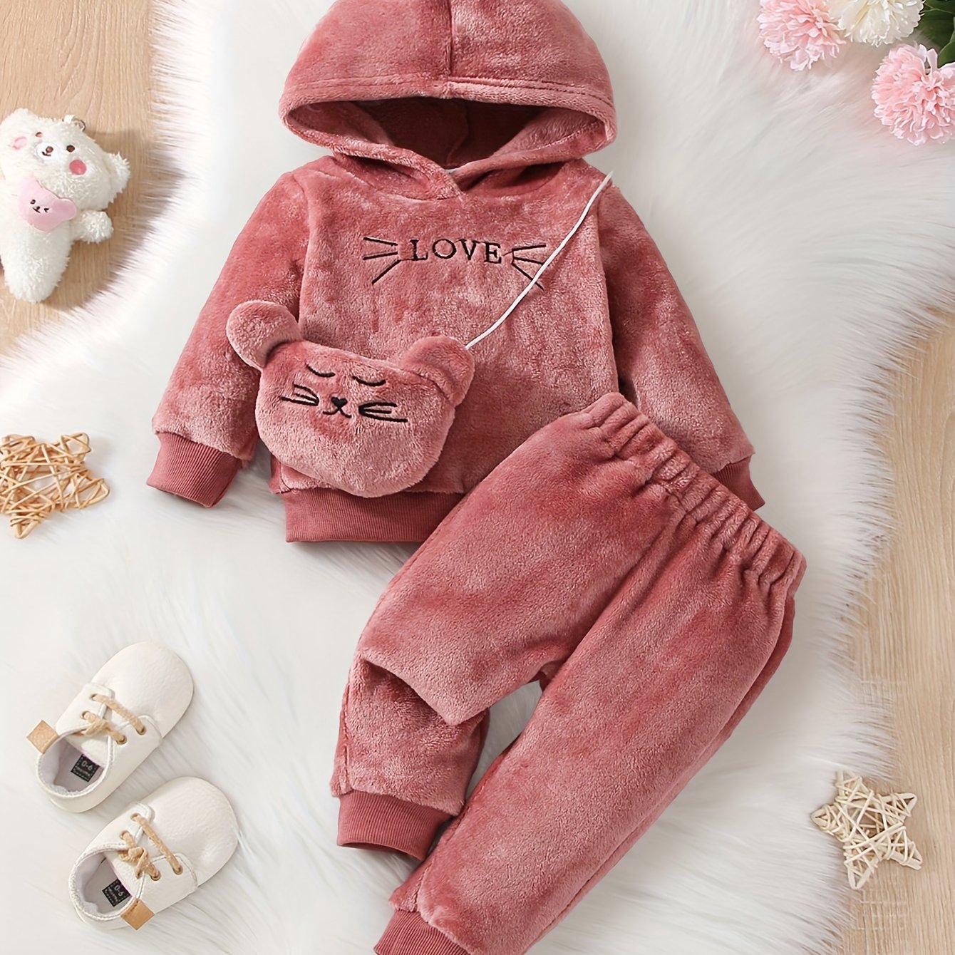 Passeio com o Ursinho – Conjunto Macio com Capuz & Mala