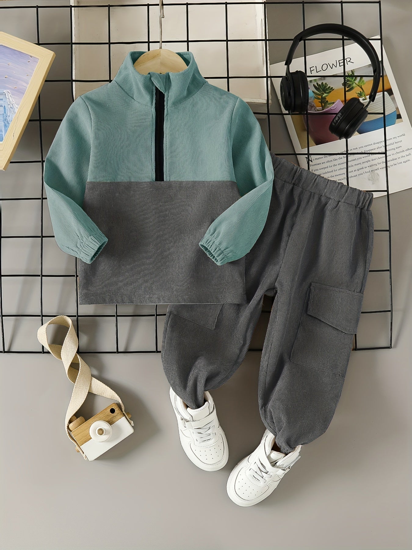 Conjunto em Cotelê – Sweatshirt com Fecho & Calças com Cintura Elástica