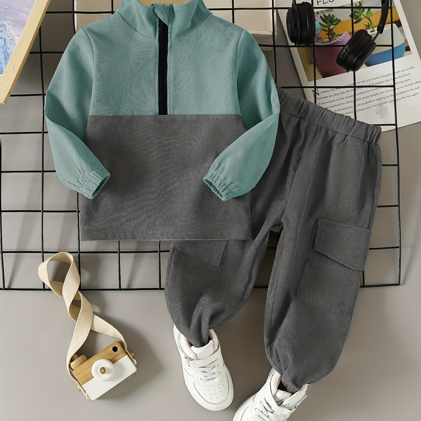 Conjunto em Cotelê – Sweatshirt com Fecho & Calças com Cintura Elástica